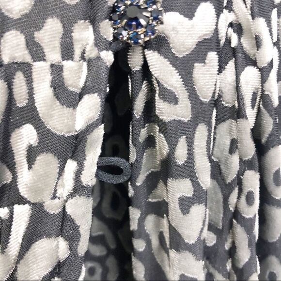 ASTR | Yasmin Dress Silver Leopard Velvet Size XS - Picture 14 of 15